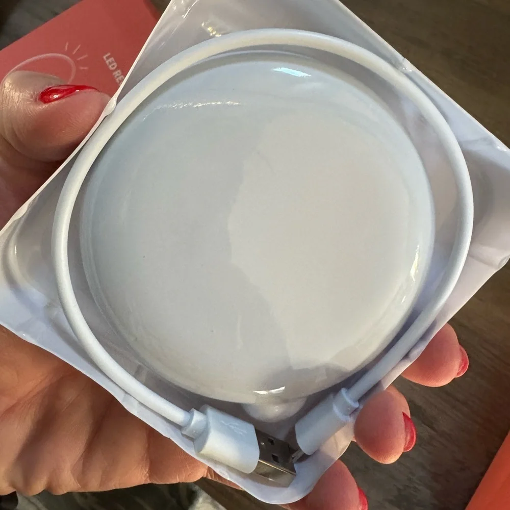 Exclusive LED Rechargeable Compact Mirror